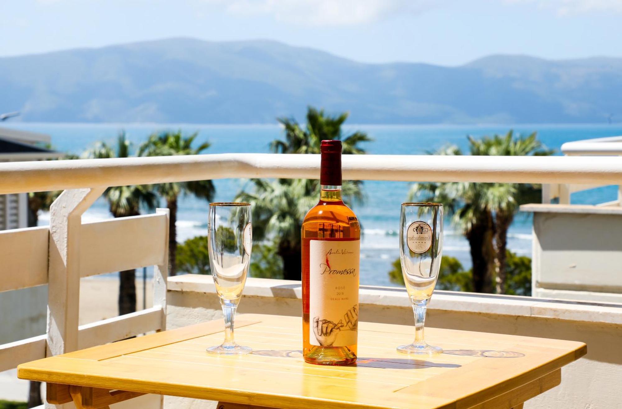 Noa Apartments Vlorë エクステリア 写真